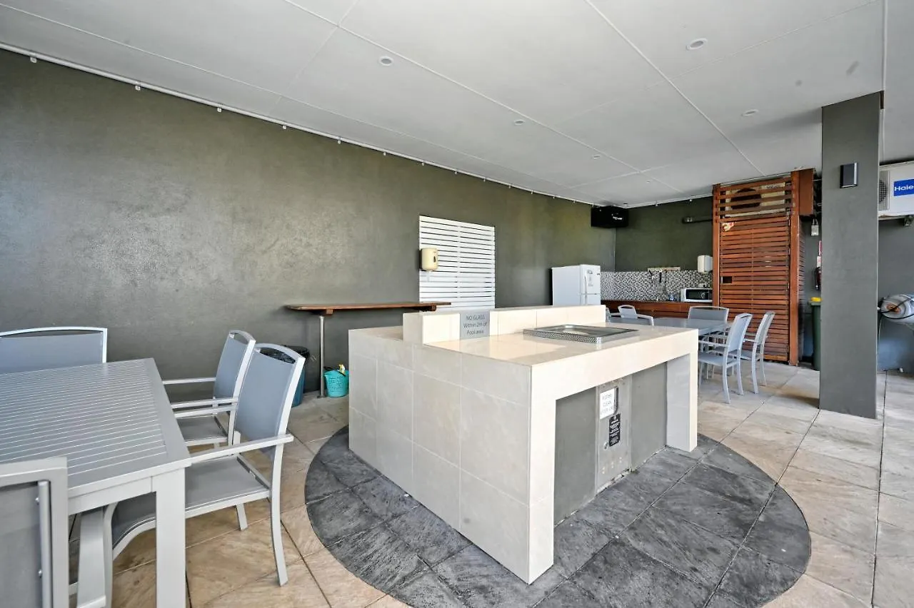 Our Beach Retreat - Pool, Bbq, Coastal Walks Zh5 Apartamento Maroochydore Austrália